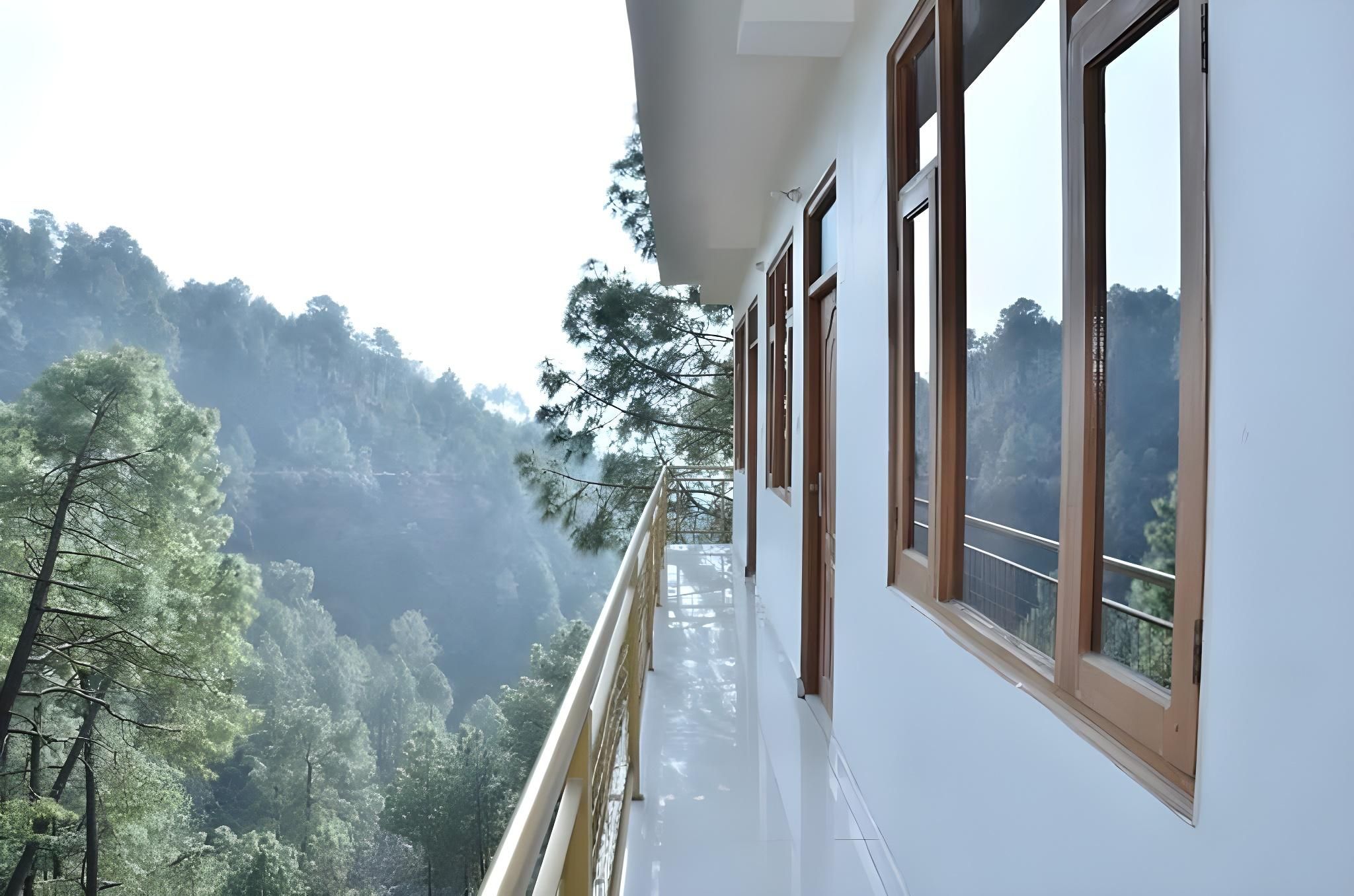 Asha Residency By St Hotel Family Suite