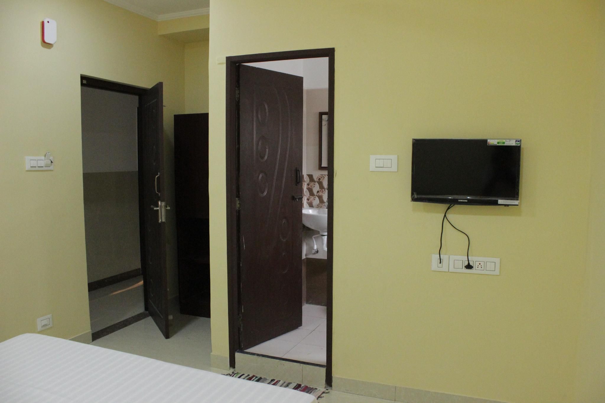 SHS Grand PARK  Budget Double Room without Air Conditioning 3
