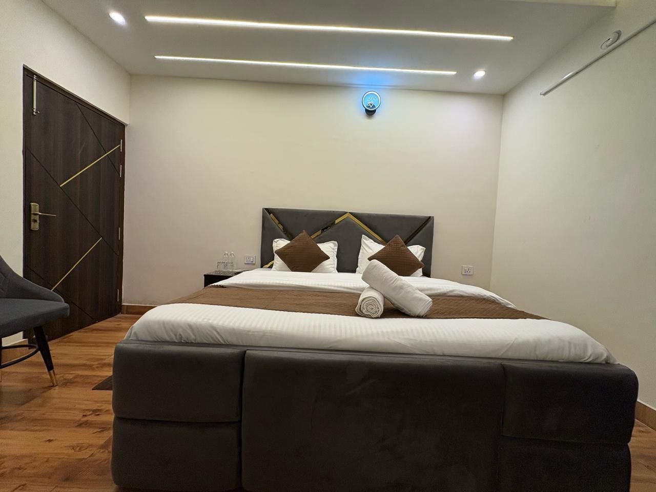 AKS Grand Hotel in Varanasi Single Superior