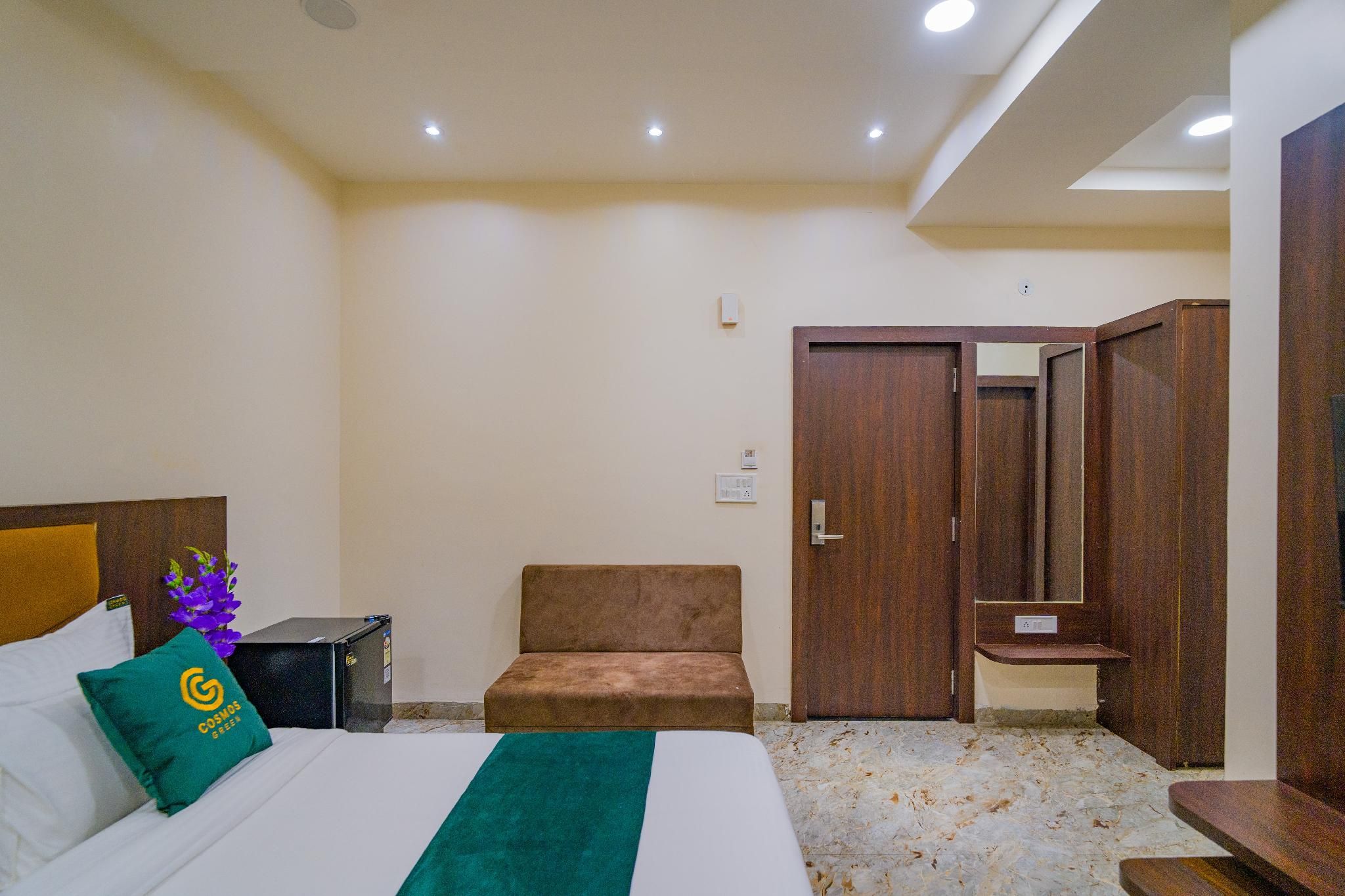 Kanha Shree by Cosmos Green Standard Room 3