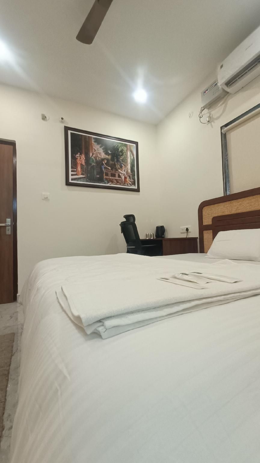 Hare Krishna Stays Varanasi Deluxe Room 3