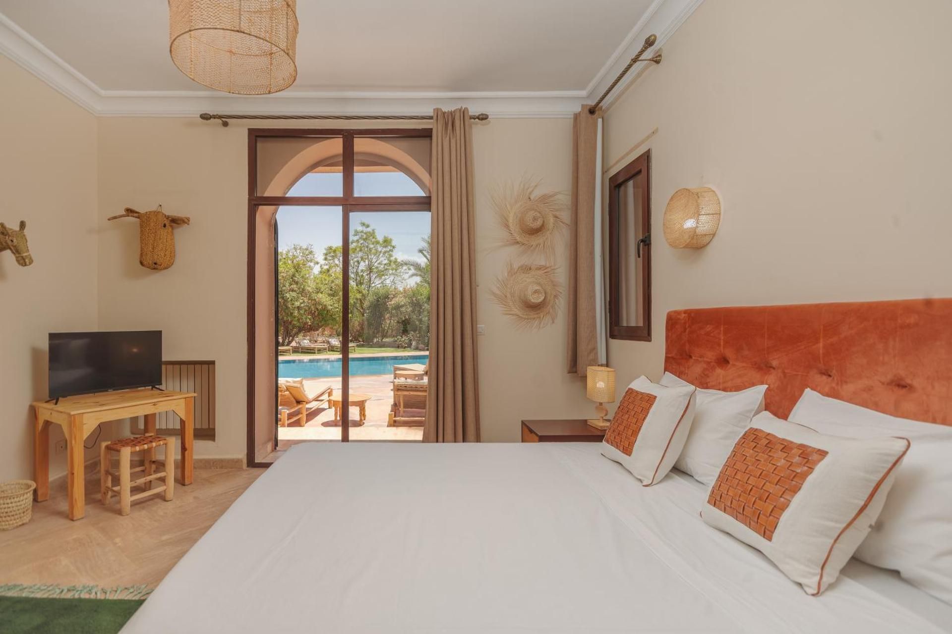 Hacienda de Julie Queen Room with Pool View 3