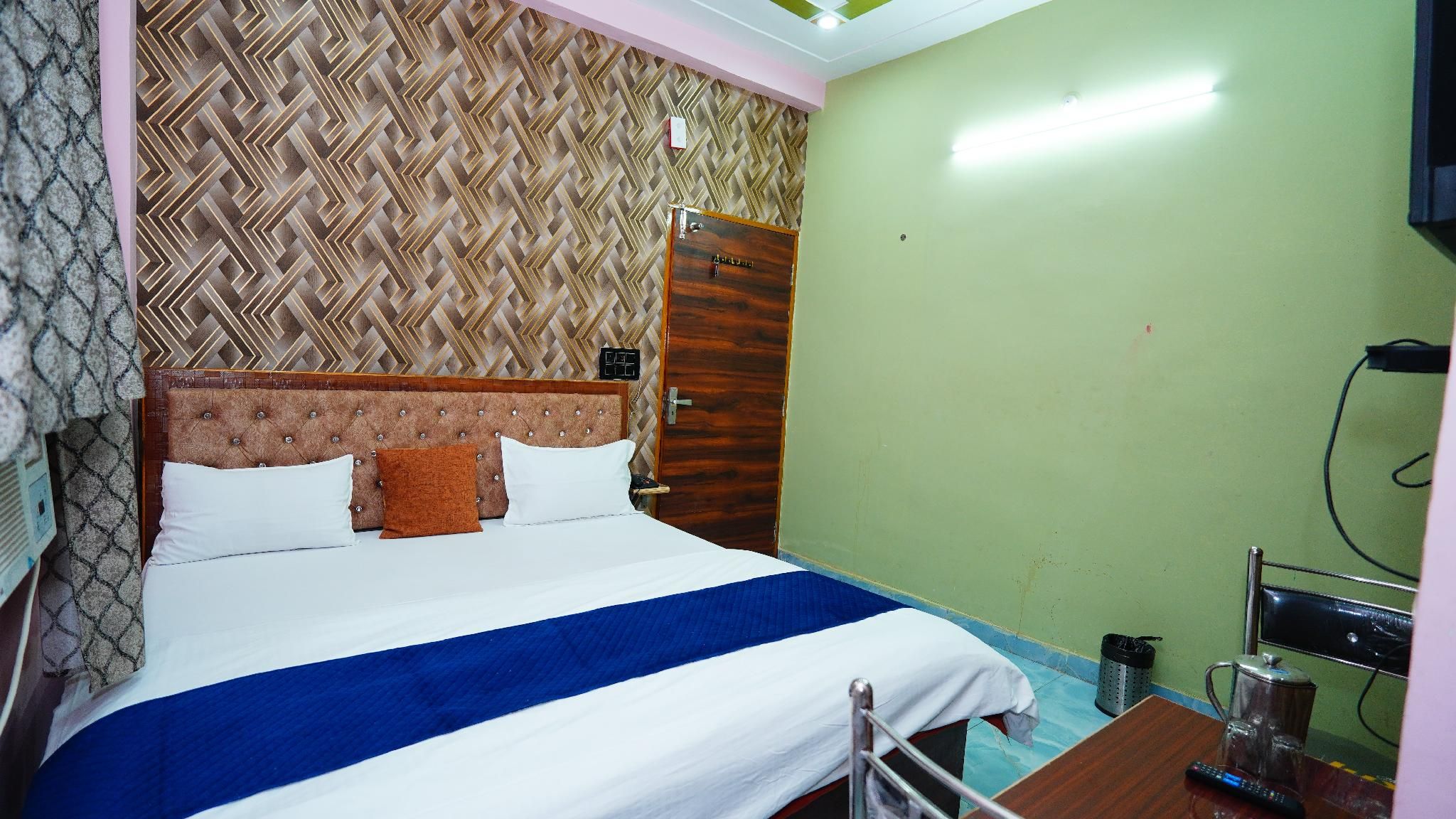 Tejas paying guest house & Restaurant Triple 2