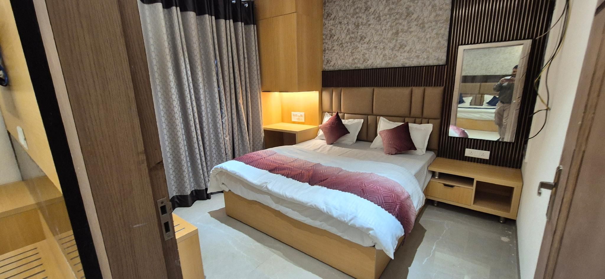 Hotel Somnath Palace  Superior City View 2