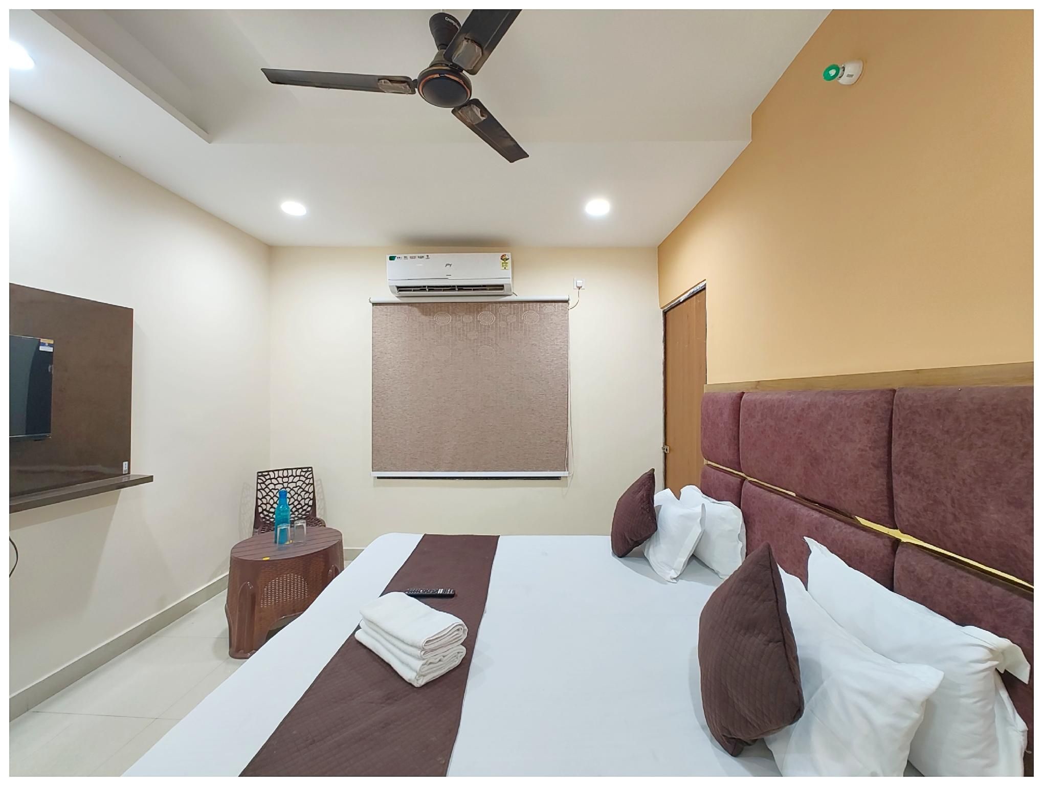 Deluxe Four Bed AC Room