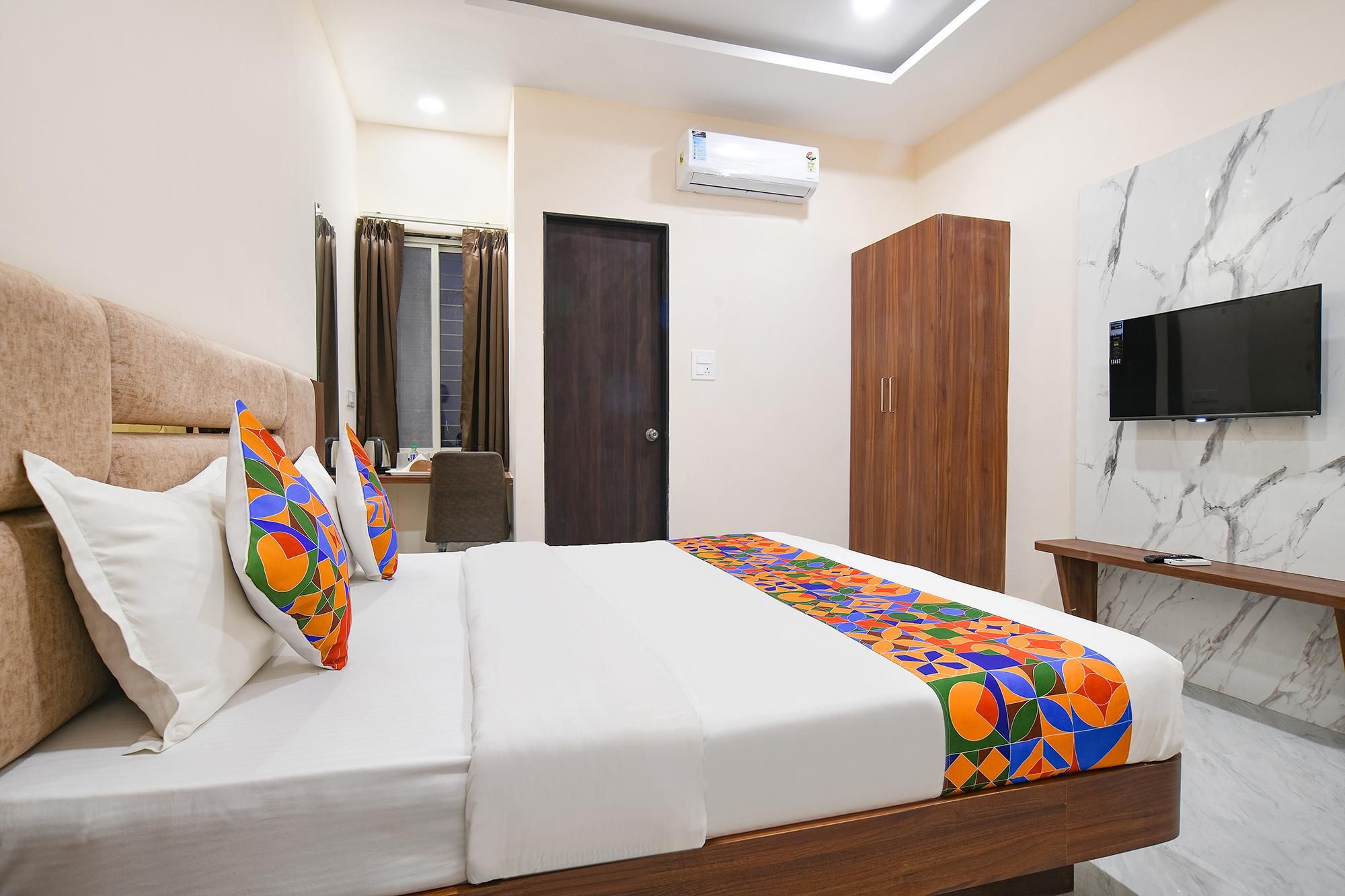 FabHotel Capital Inn Deluxe Room 5