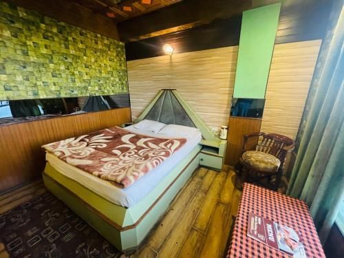 Hotel Kufri Holiday Inn