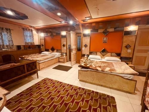 Hotel Kufri Holiday Inn Double Suite