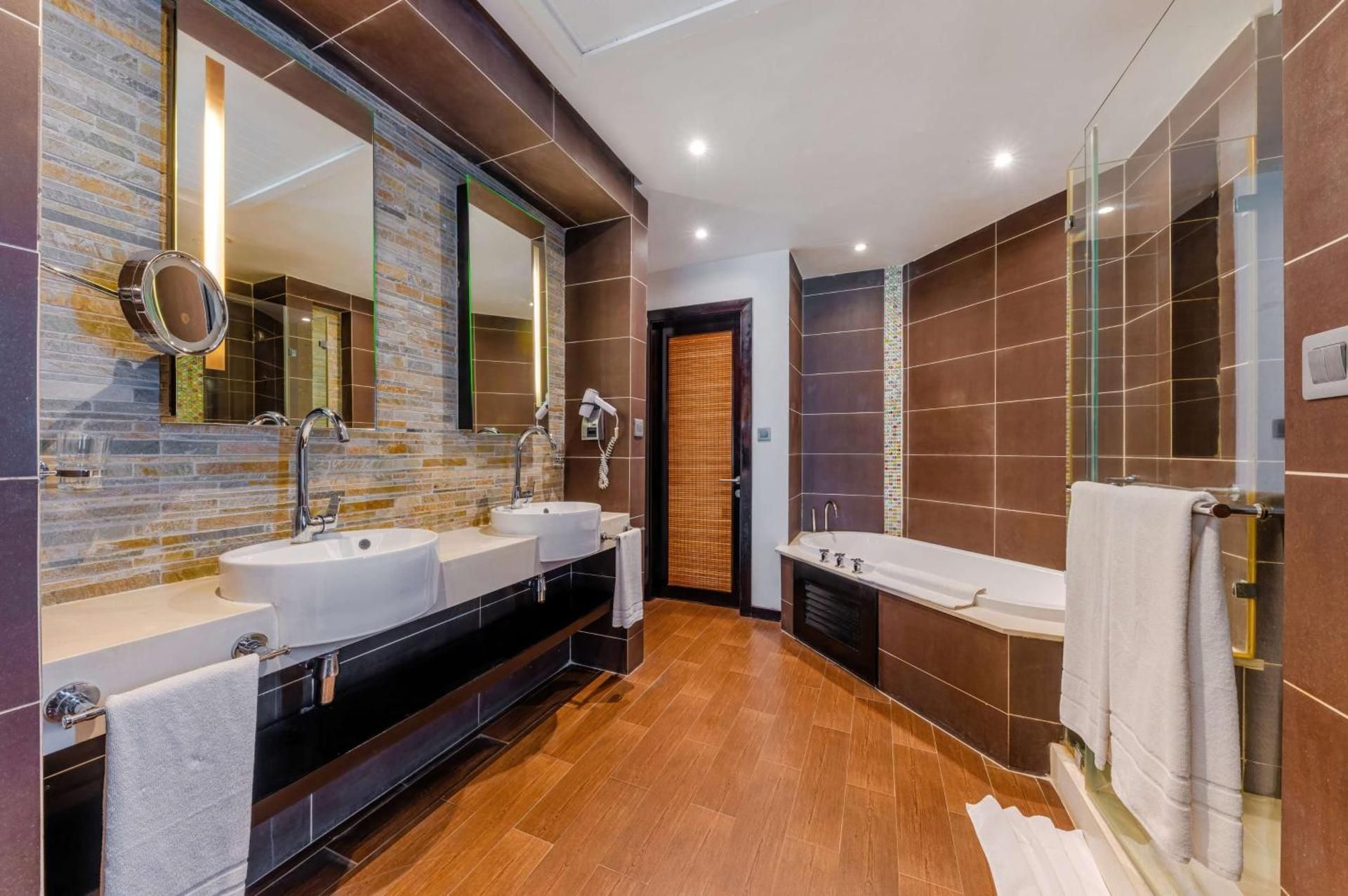 Crystals Beach Resort Belle Mare, a member of Radisson Individuals Premium Room - Garden View 3