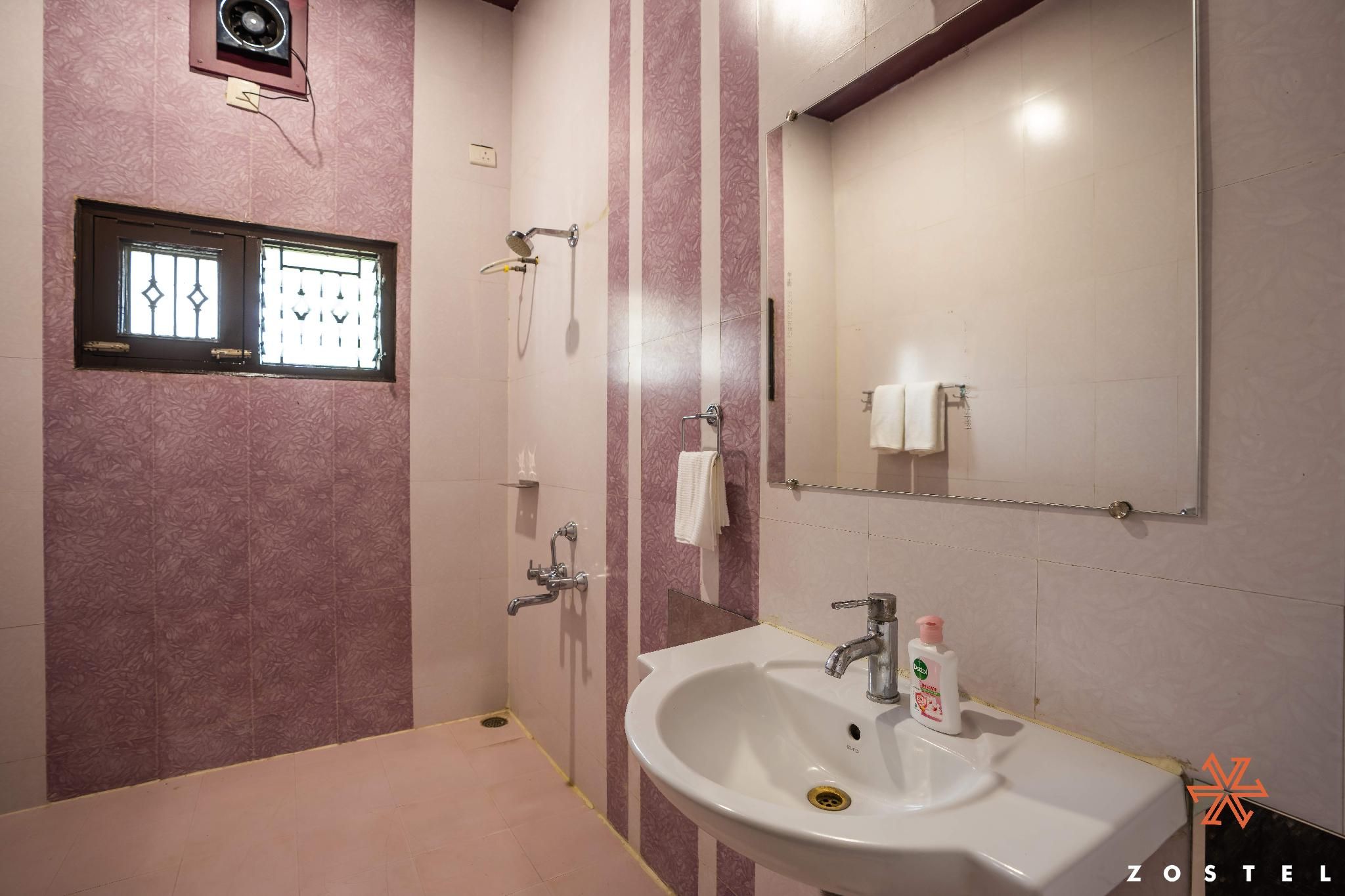 Zostel Indore Superior Deluxe Room 3