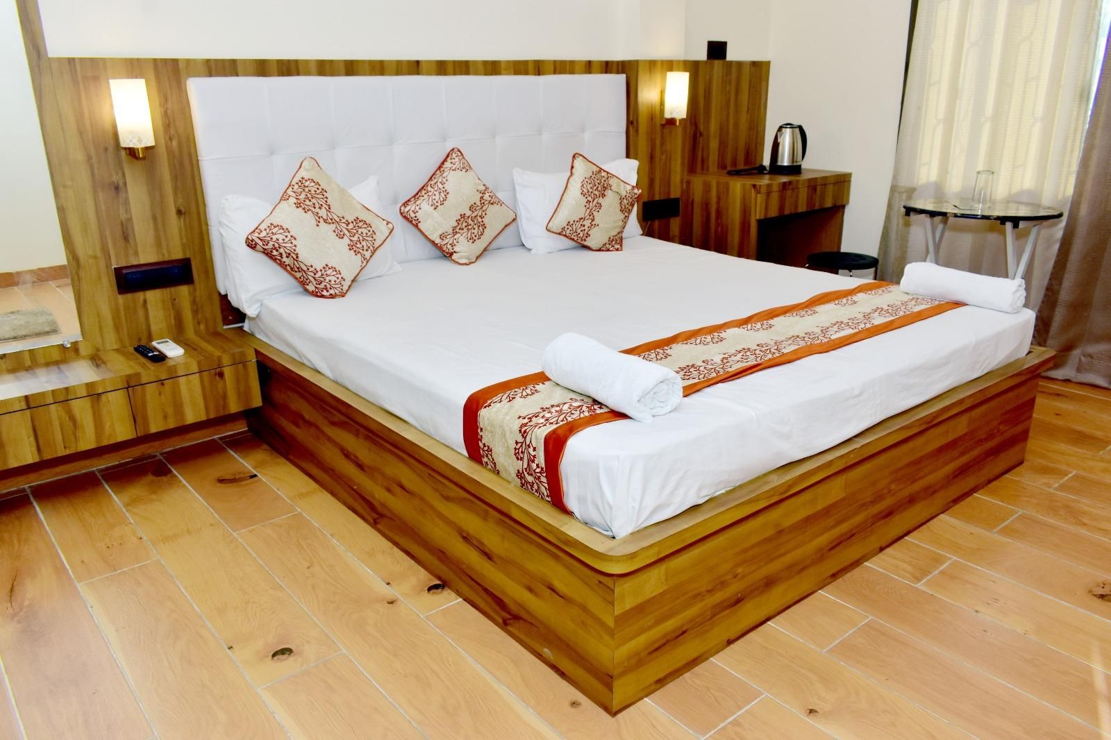 Geet Palace Inn Super Deluxe AC