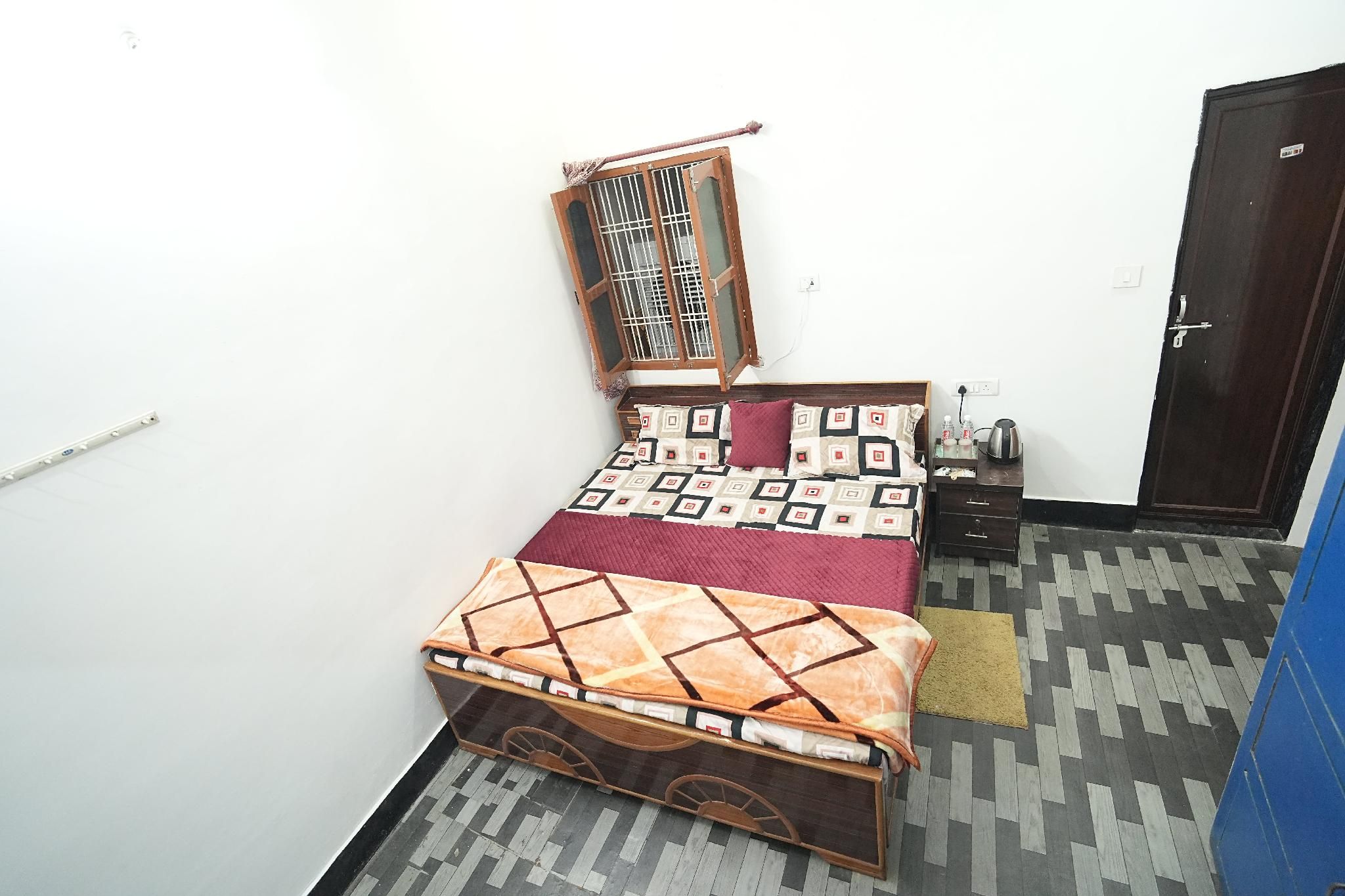 Kashi Homestay Standard Non AC Room