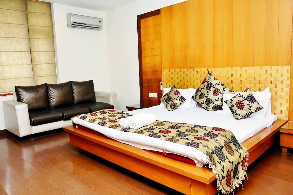 Hotel Mandakini Plaza Executive Room 2