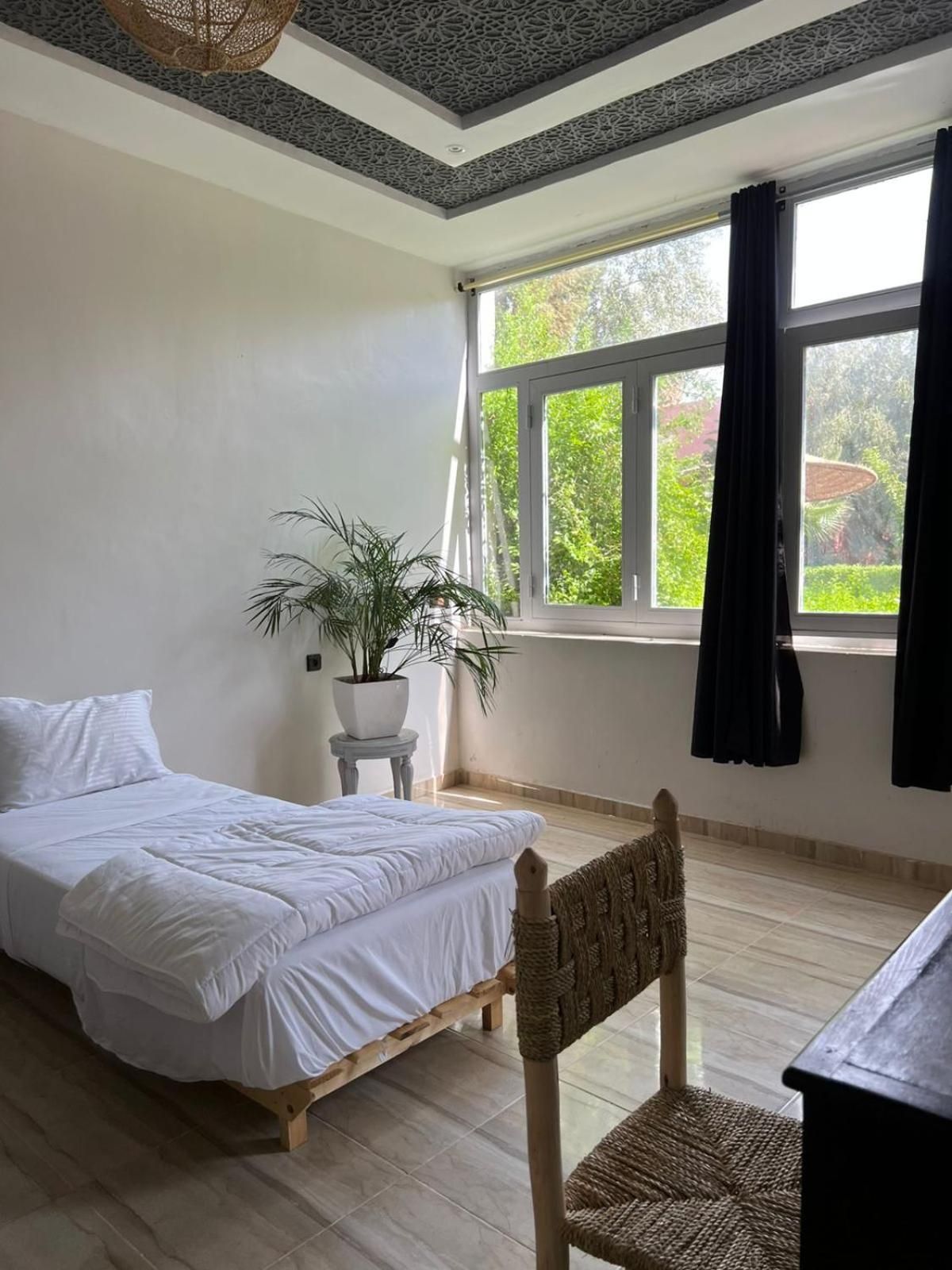 Chambre d'hotes dans luxueuse villa avec piscine Family Room 3