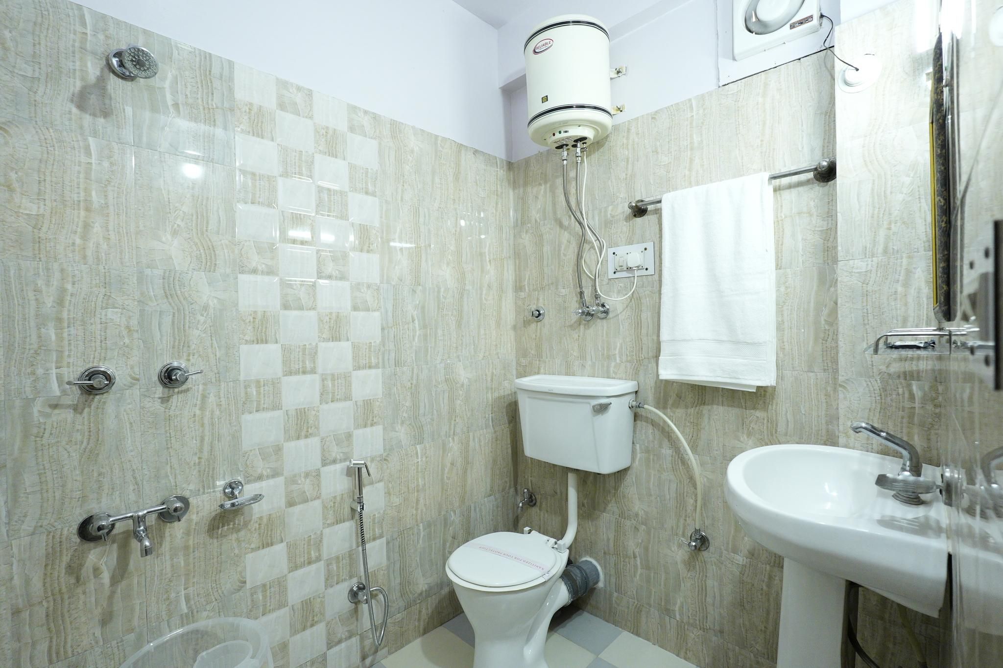 Harmony Sentiments Shimla (The Mall Road) City View 3