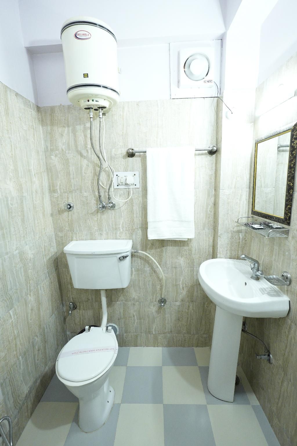 Harmony Sentiments Shimla (The Mall Road) Mallside Classic Room 3