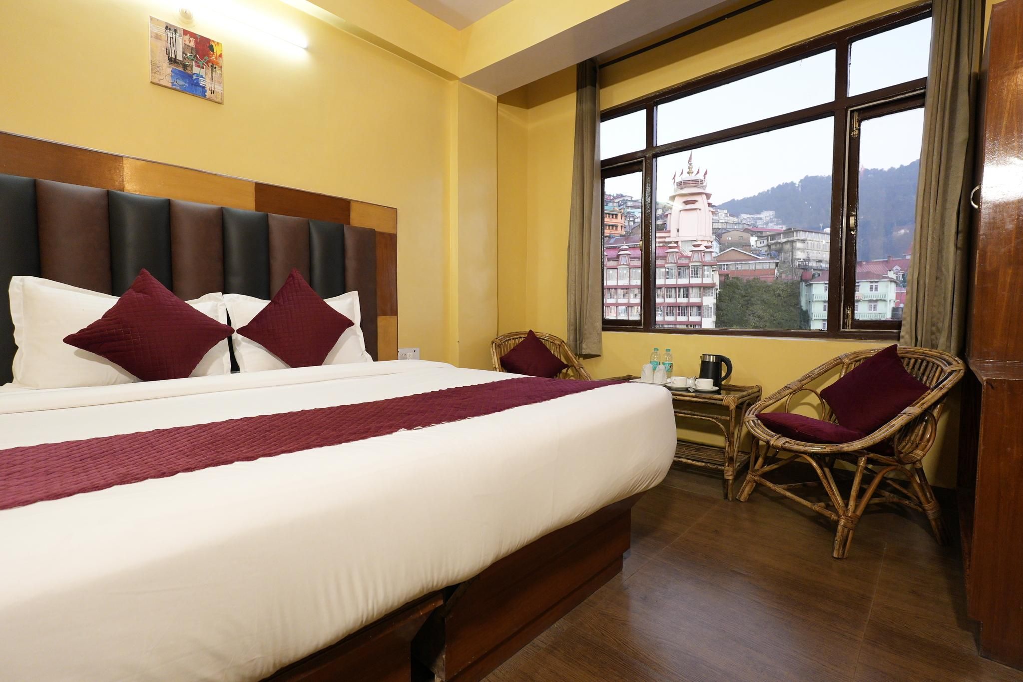 Harmony Sentiments Shimla (The Mall Road) Mallside Classic Room