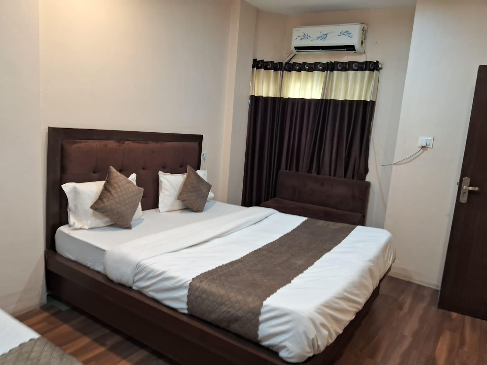 Hotel Rajshree Deluxe Double or Twin 3