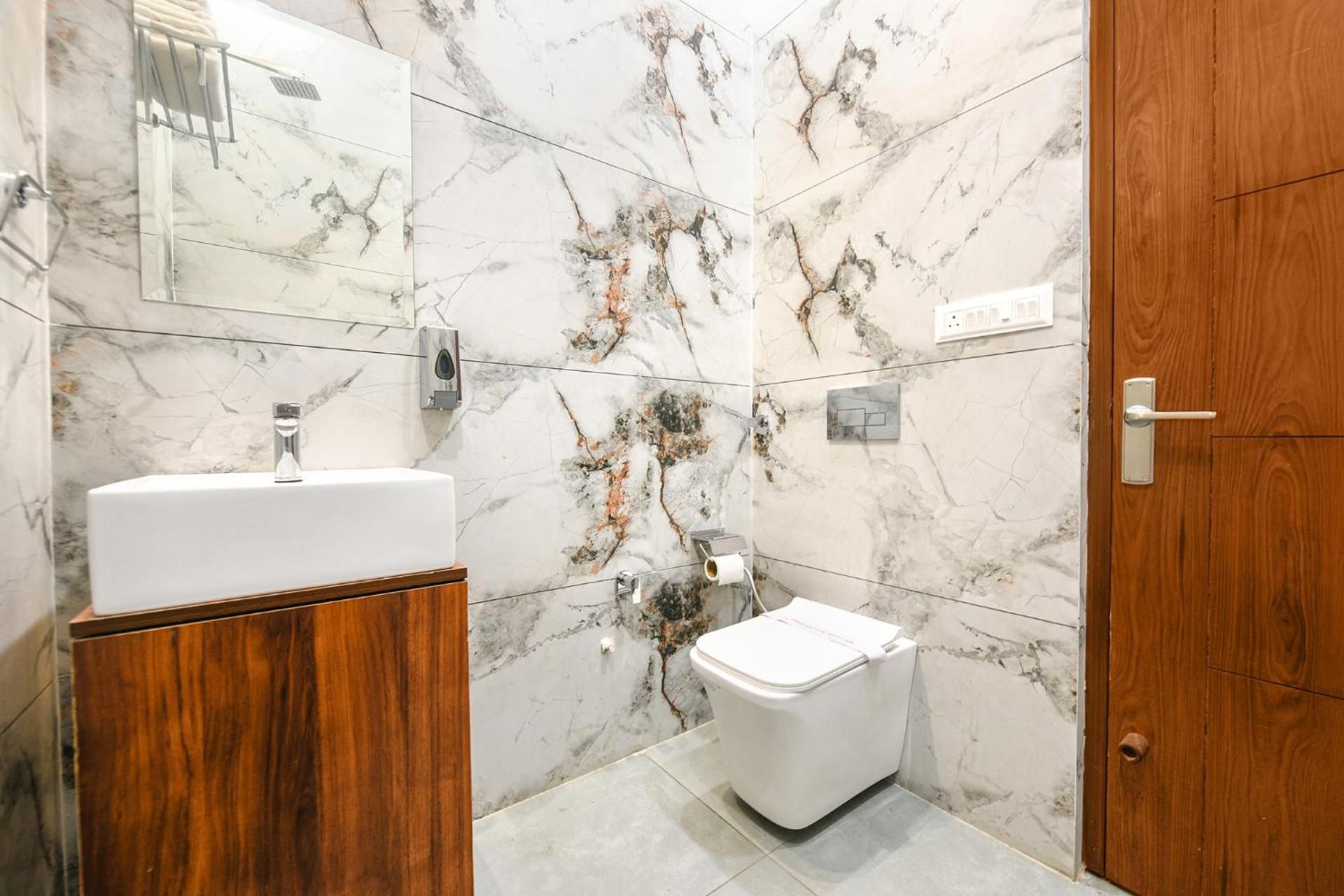 FabHotel K9 Ovilas Deluxe Room 3