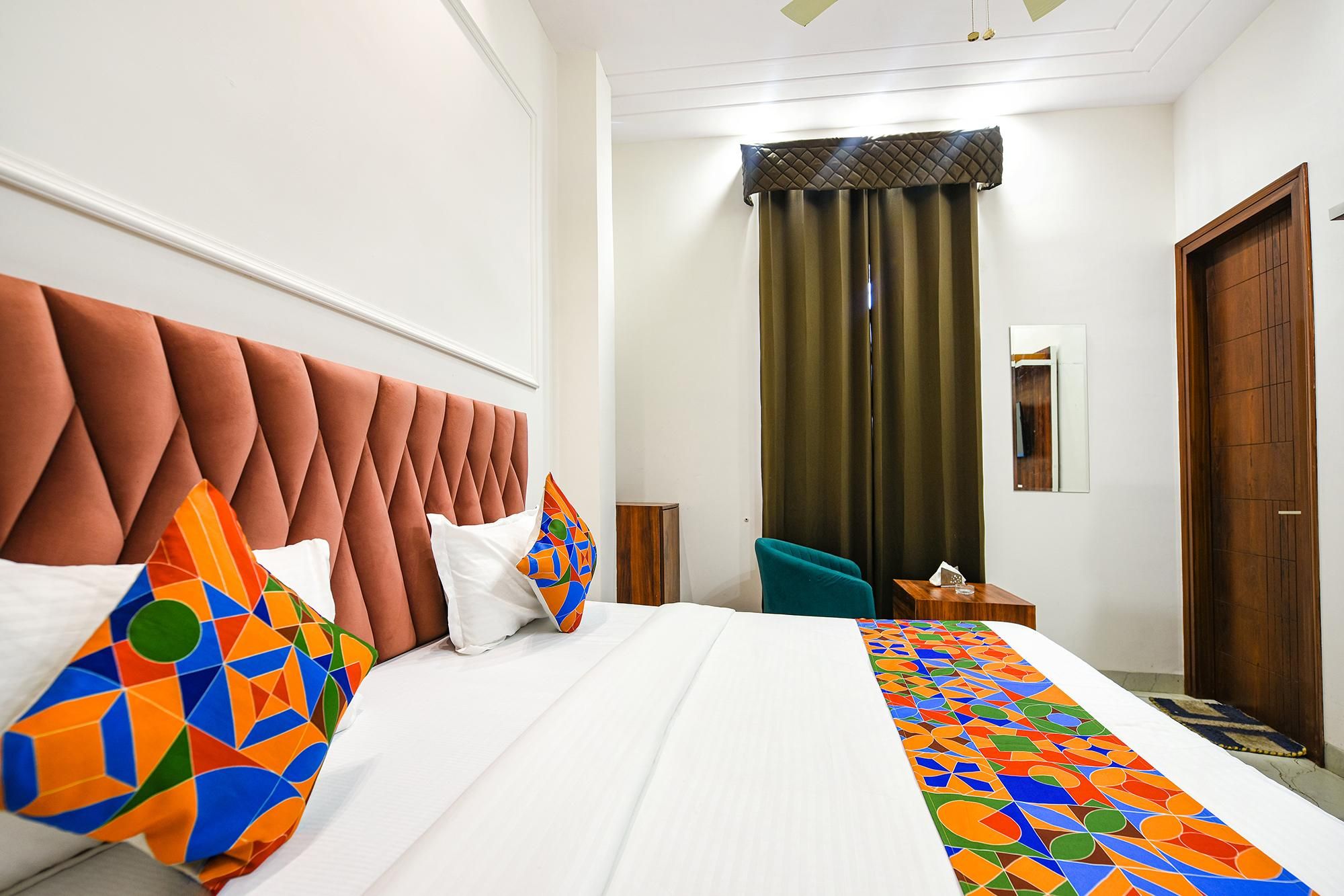 FabHotel K9 Ovilas Deluxe Room