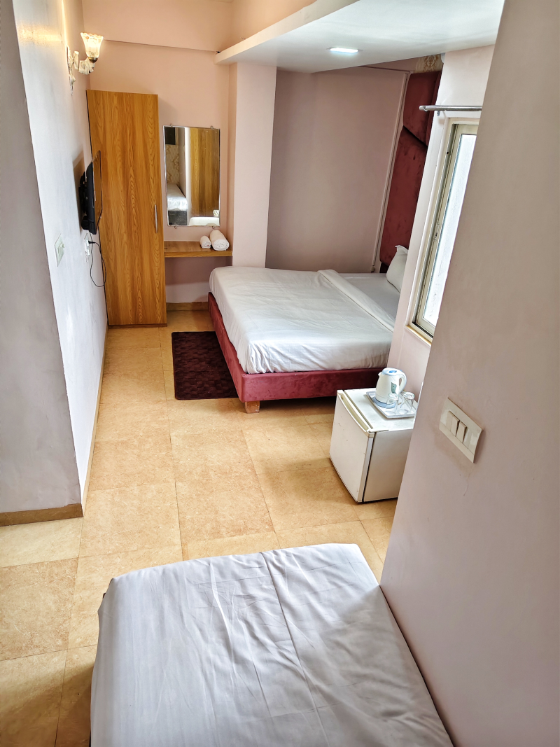 Executive AC Four Occoupency