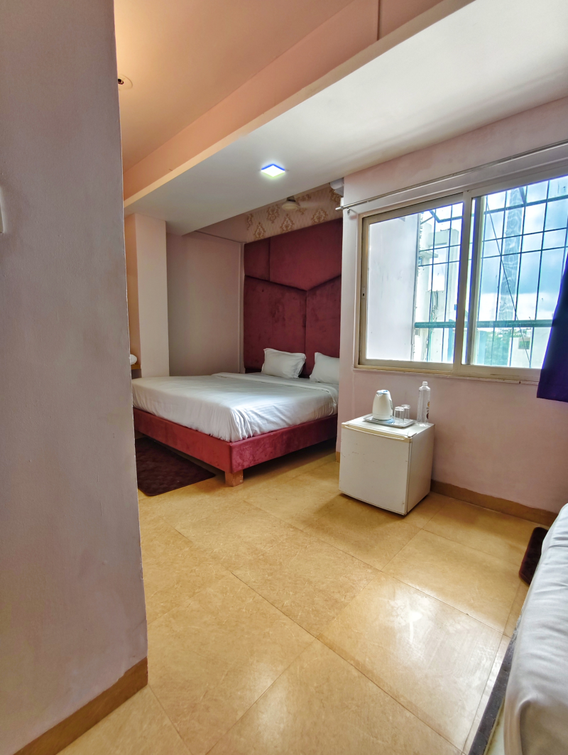 Executive AC Four Occoupency