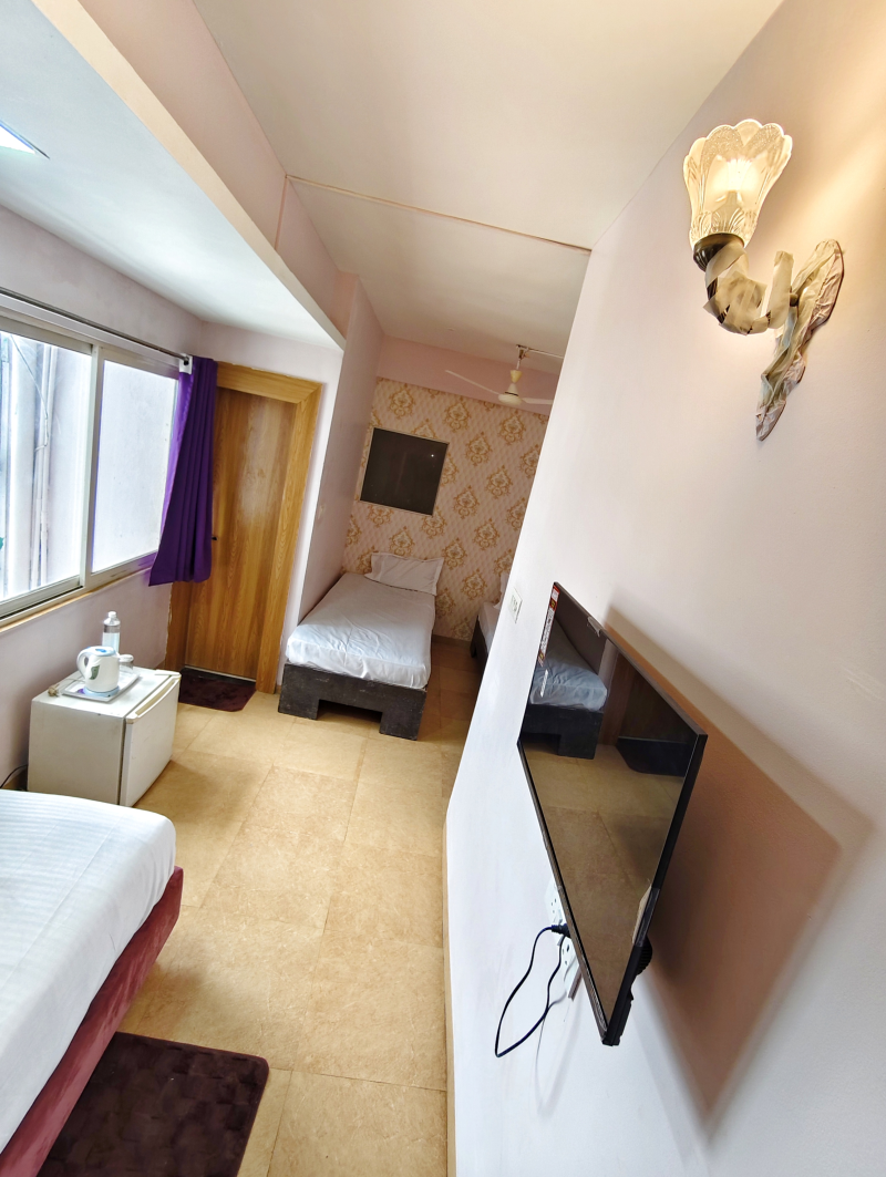 Executive AC Four Occoupency