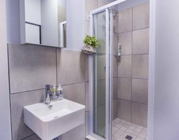 Boetie & Sons Sandton Stay Deluxe Two-Bedroom Apartment with Garden View 2