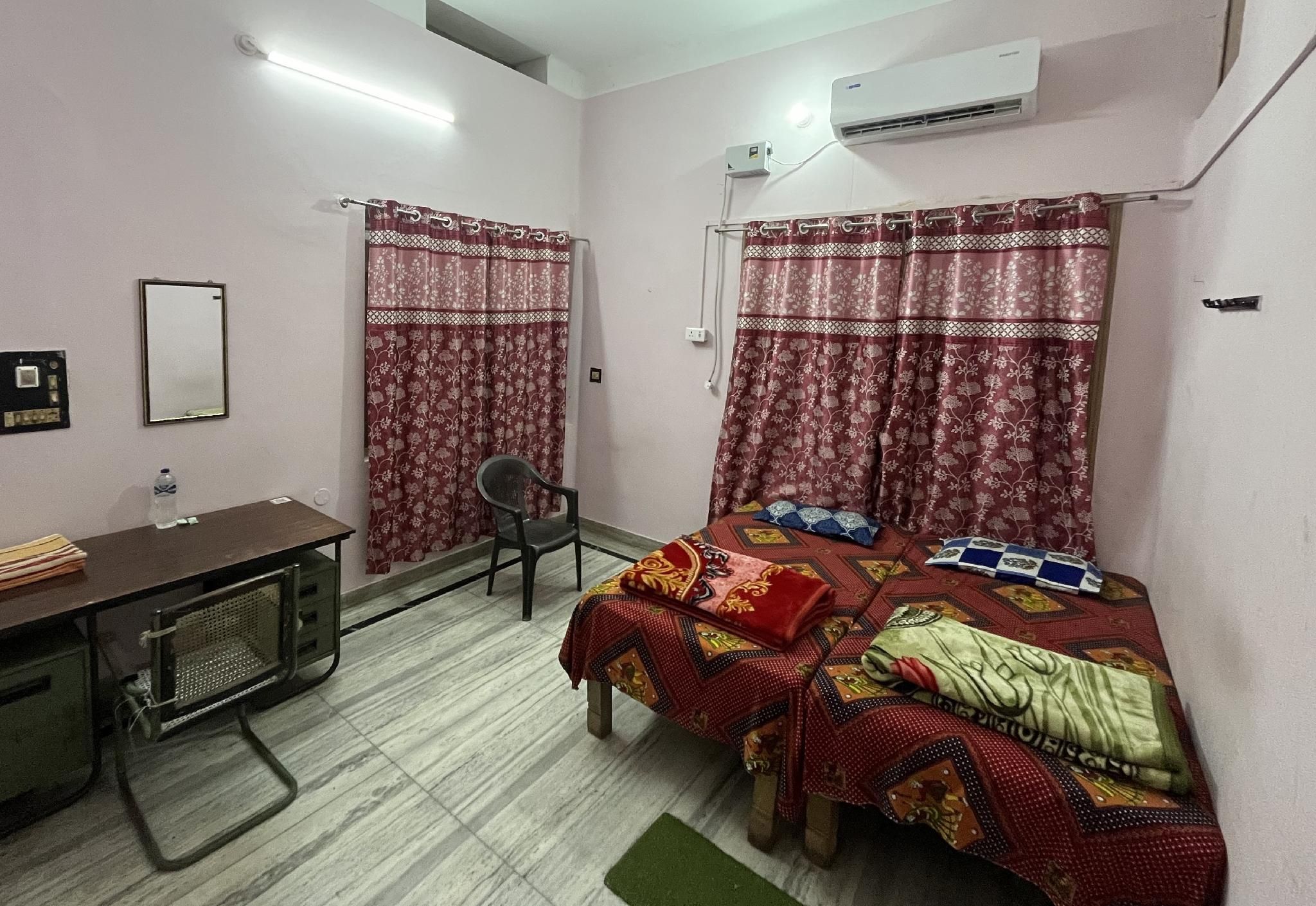 Double Bed - Non-AC Room