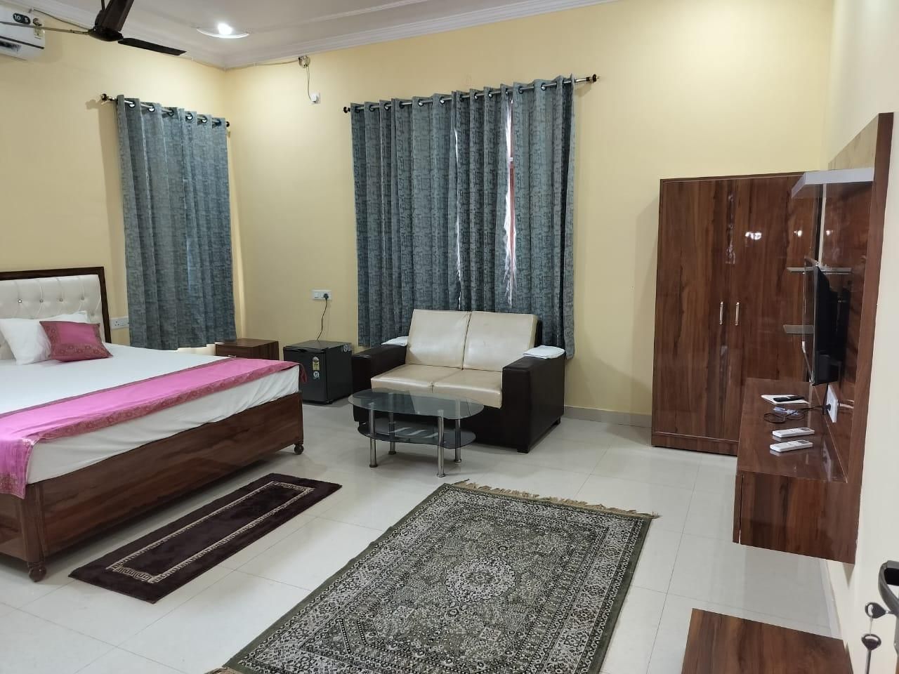 Orange Villa Triple Deluxe