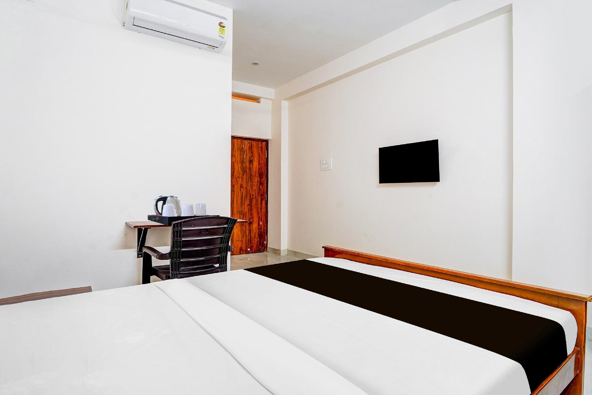 Super Collection O RS Puram North Railway Station Formerly RG Residency Standard Double Room 2