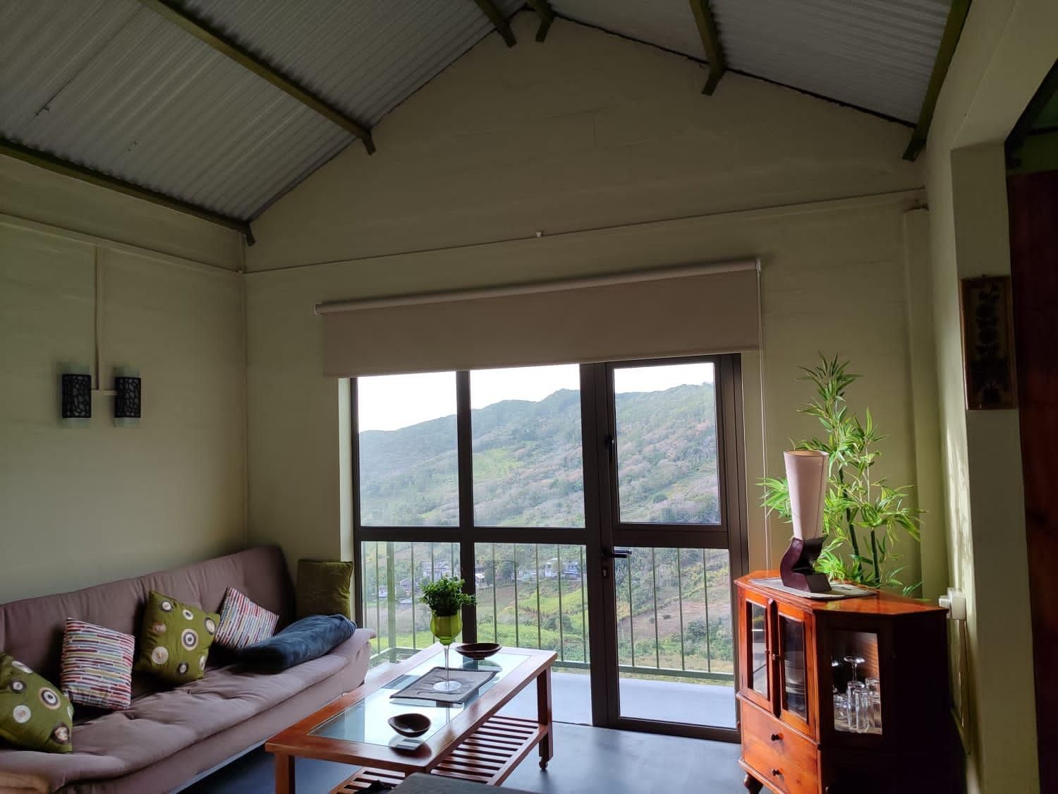 The Green Shack Family Room with Mountain View 2