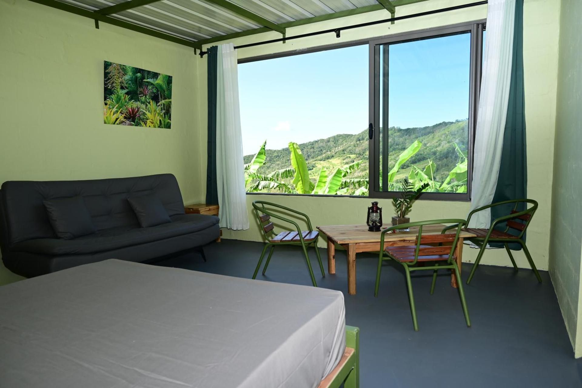 The Green Shack Double Room with Mountain View