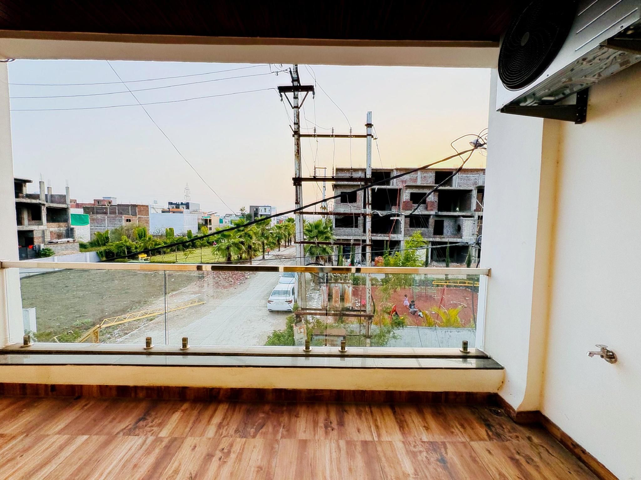 Home Escape Azure 3BHK Bunglow, Nr Apollo DB City Bungalow 5