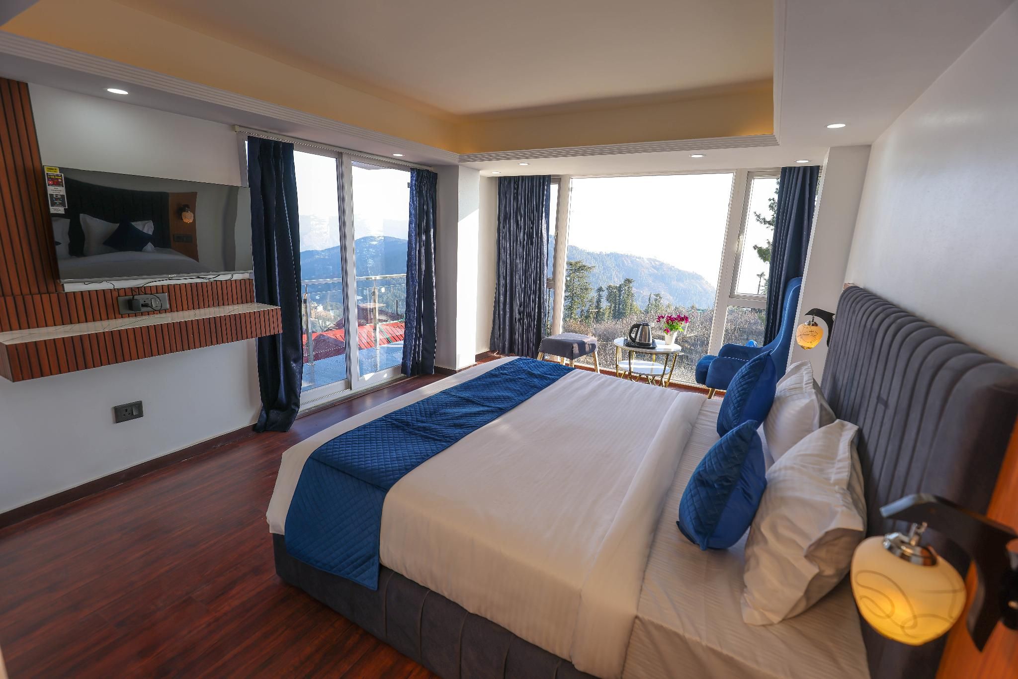 Hotel White Castle Premium Room with Balcony