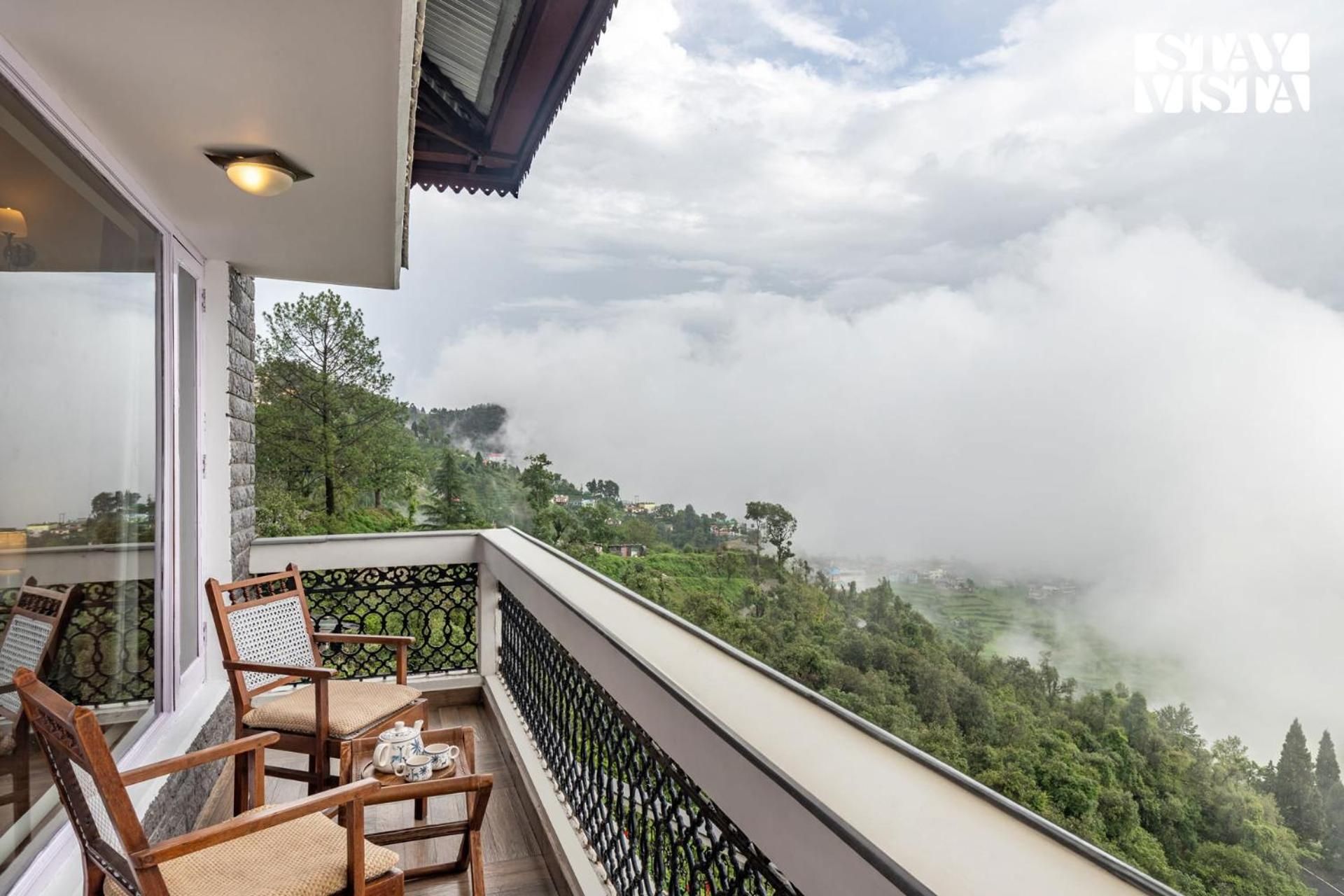StayVista at Mountain Whispers