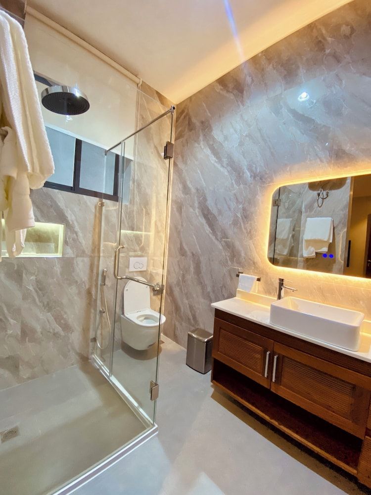 Fahari Suites By WW Deluxe Suite, 2 Bedrooms, Kitchen 3