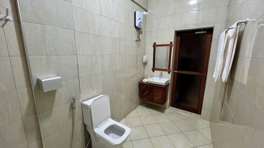 Skylark Hotel Standard Room 6