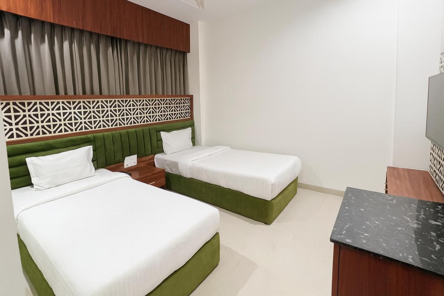 HOTEL HILL PARK  TWIN 2