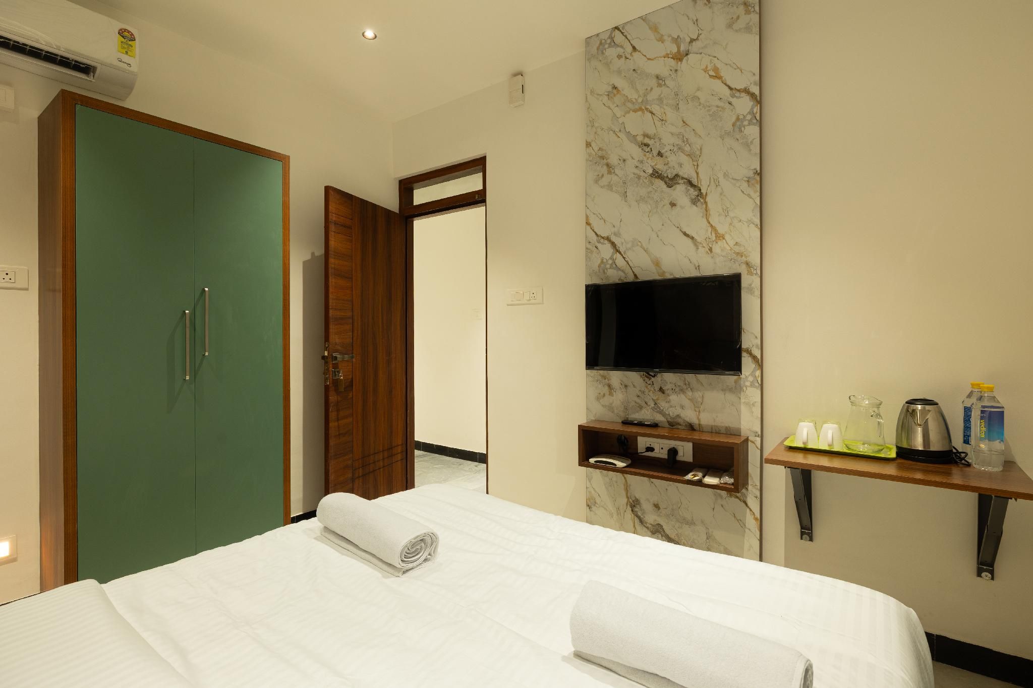 Sri Varee Residency - Near to KMCH Hospital and Coimbatore Airport  Deluxe 3