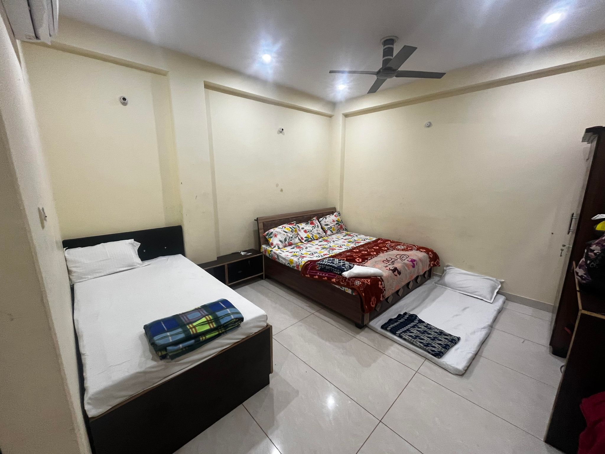 Goroomgo Kashi Residency Varanasi - Near Assi Ghat