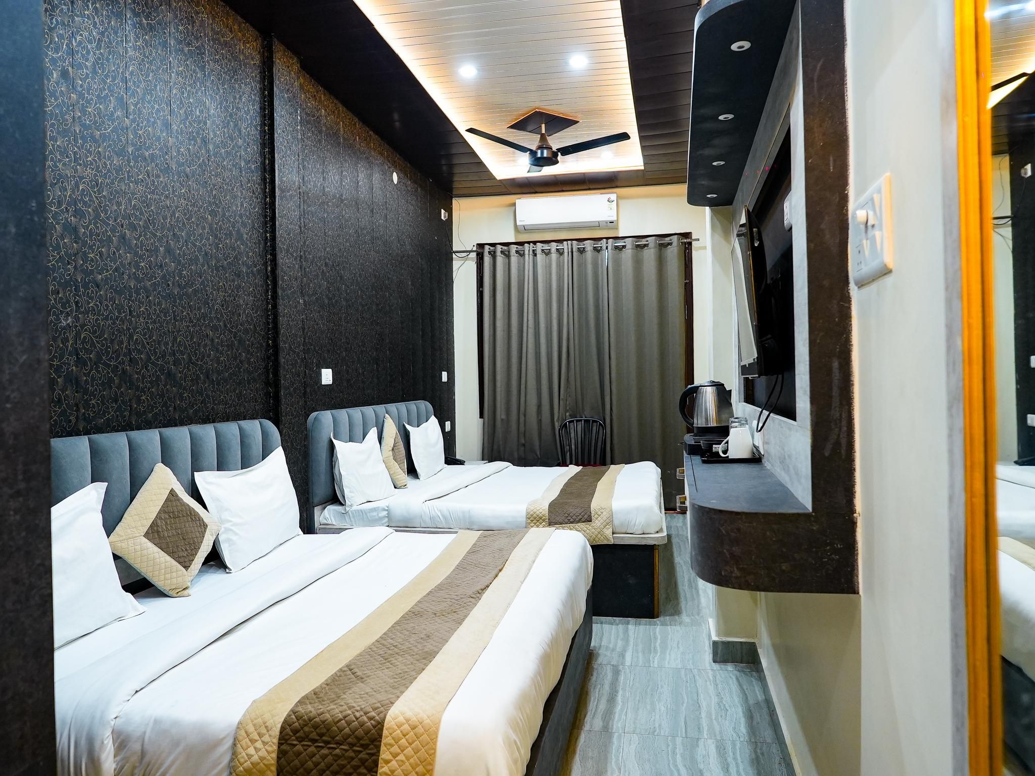 Sun High Stay Luxury Guest House Family Room