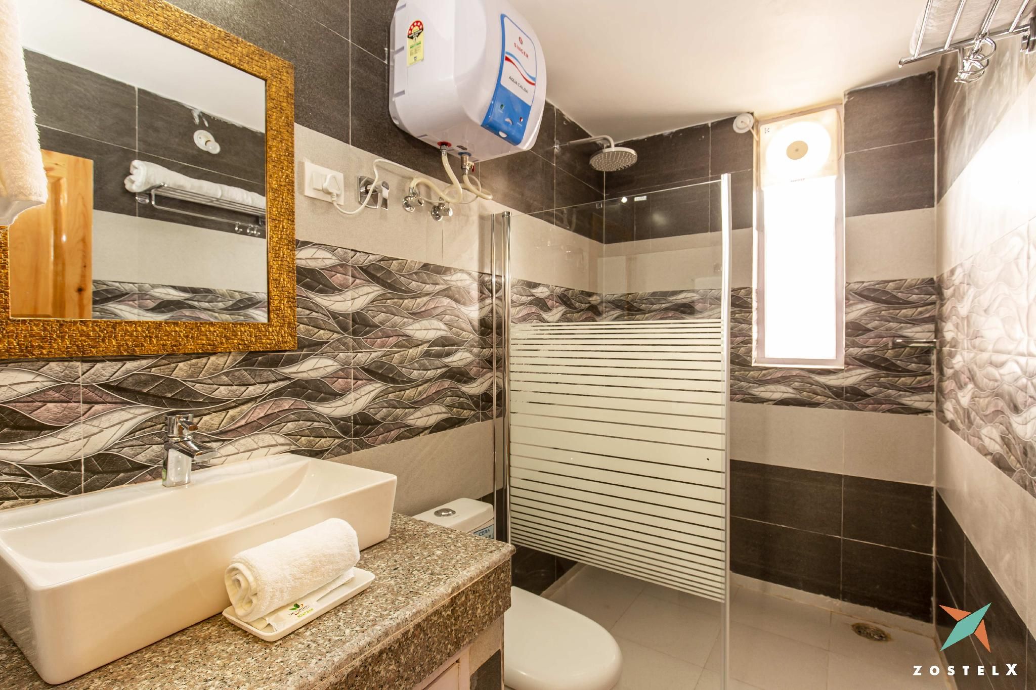 Zostel Homes Theog Deluxe Room 3