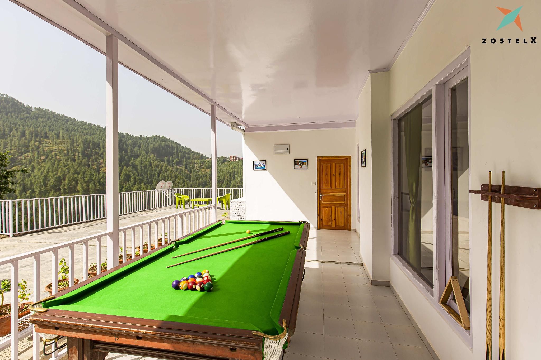 Shared lounge/TV area