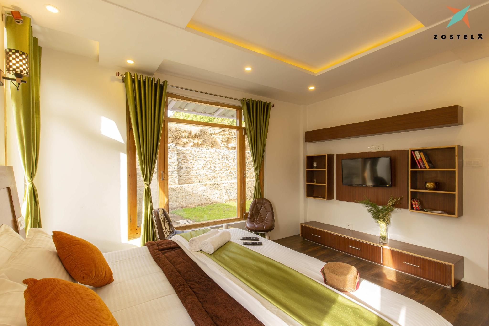 Zostel Homes Theog Deluxe Room 2