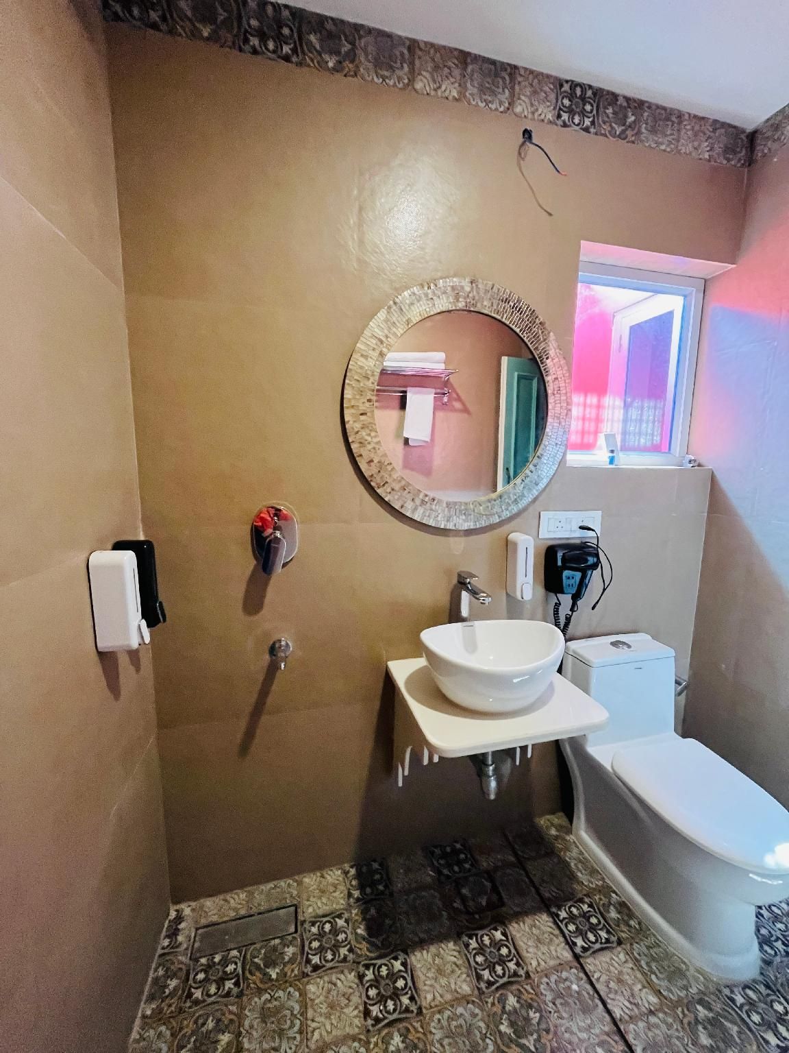 Artistik Abode By Stay Banaras Deluxe 3