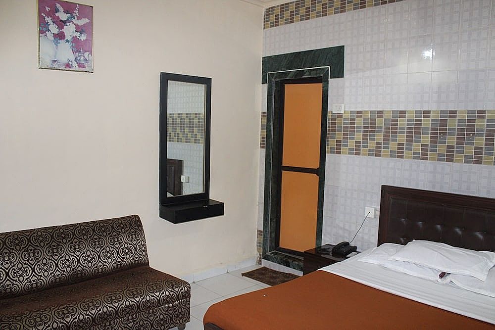 Hotel Sea Sands Standard Room 8