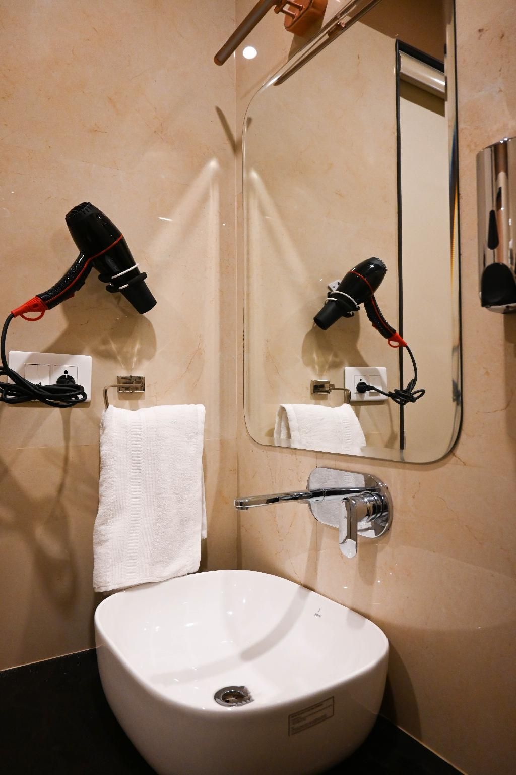 Hotel Vyom Super Deluxe Room 3