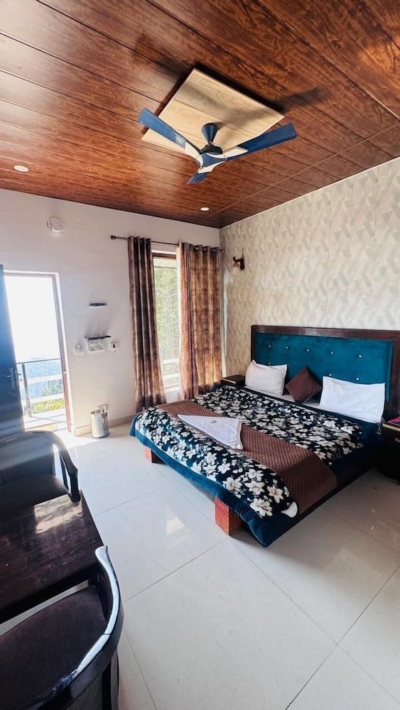 The Pari world Homestay and Restaurant