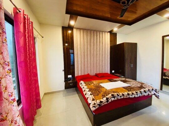 The Pari world Homestay and Restaurant
